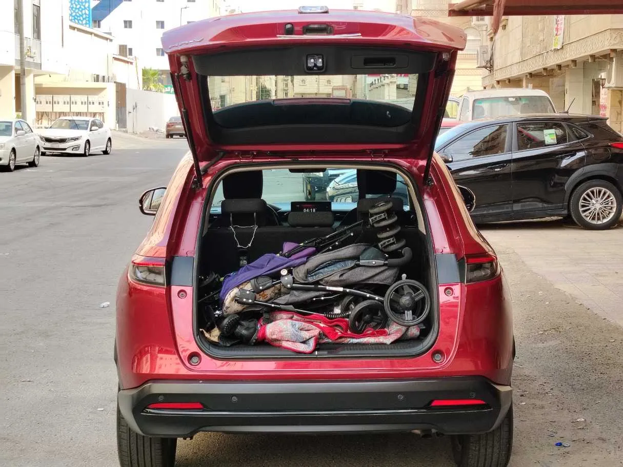Car image 24