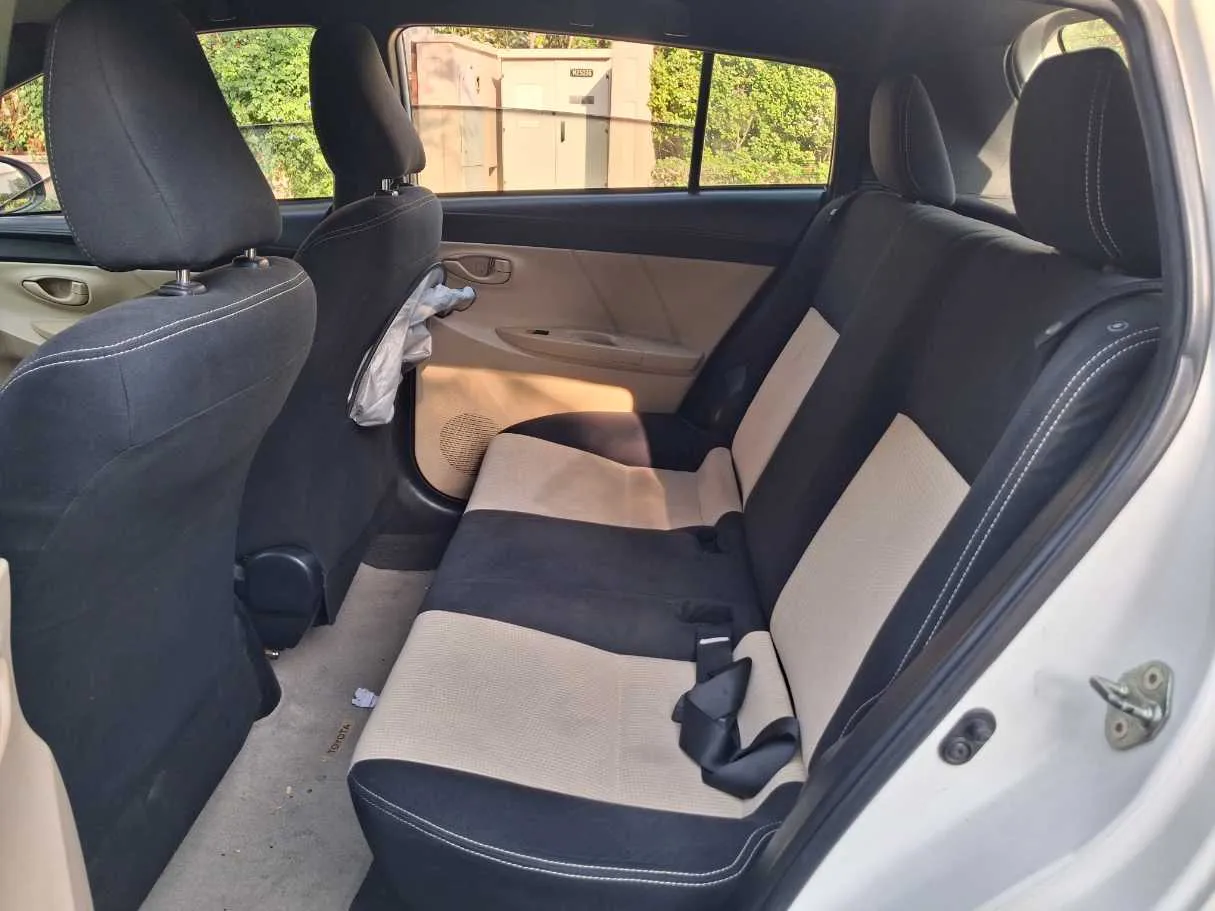 Car image 13