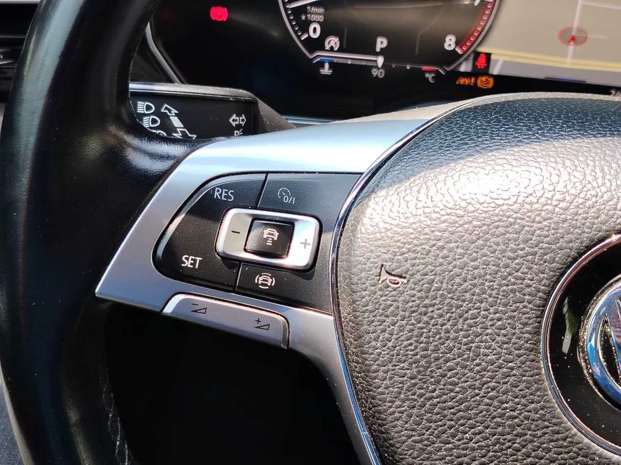 Car image 32