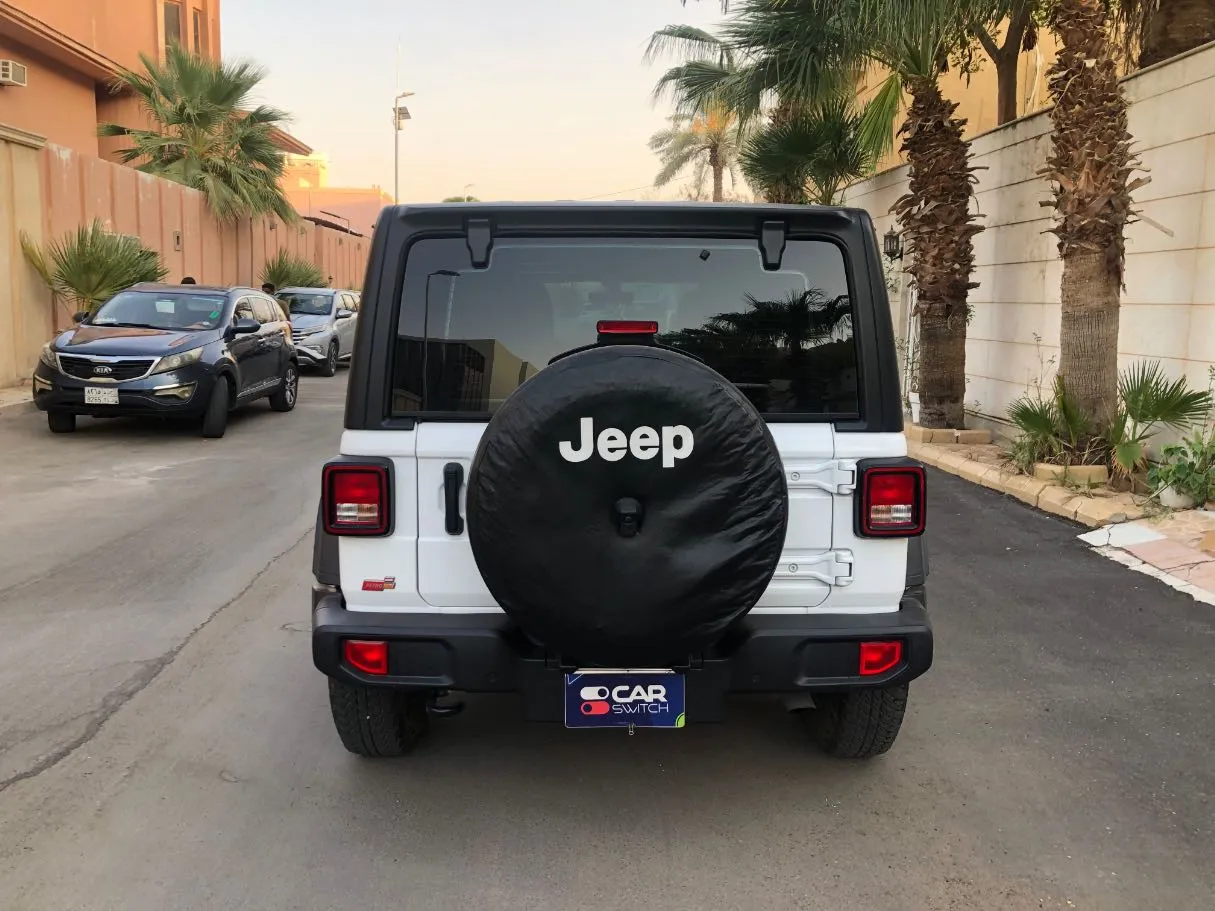 Car image 6