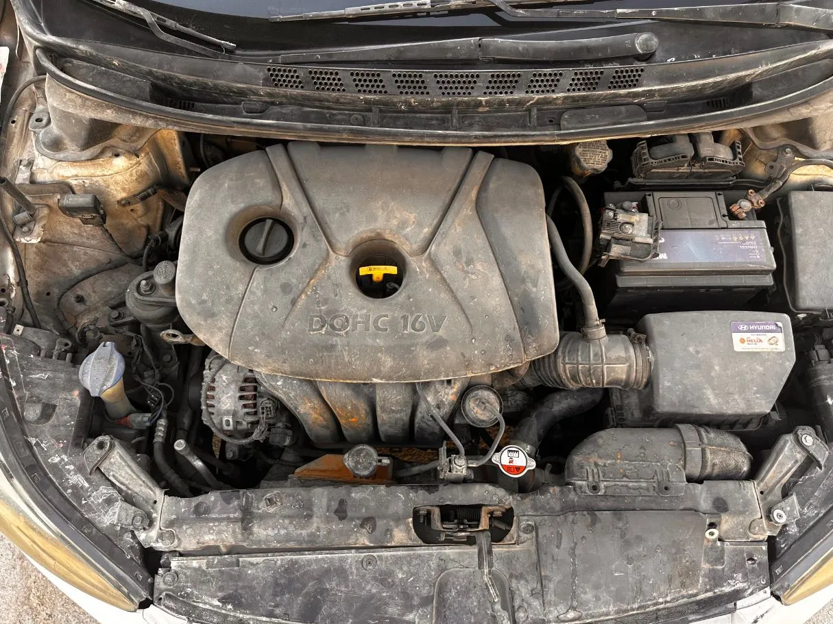 Car image 25