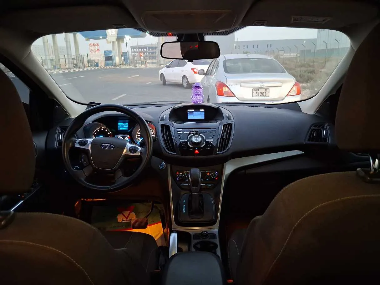 Car image 14
