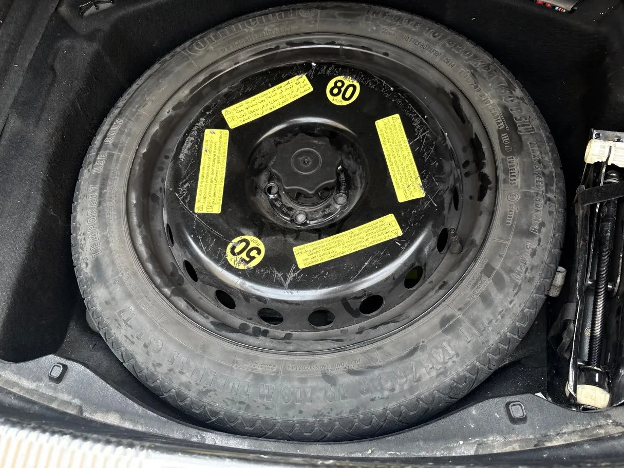 Car image 31