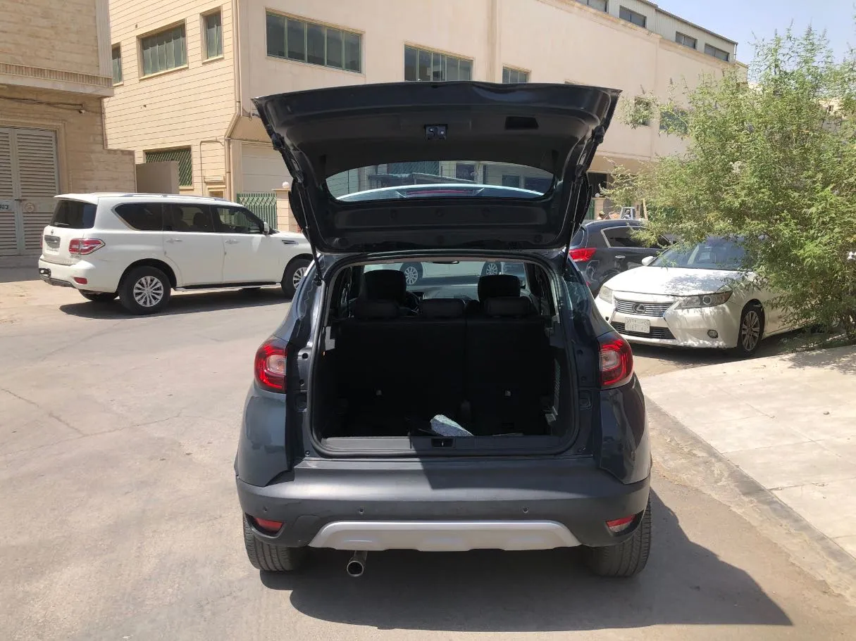 Car image 17