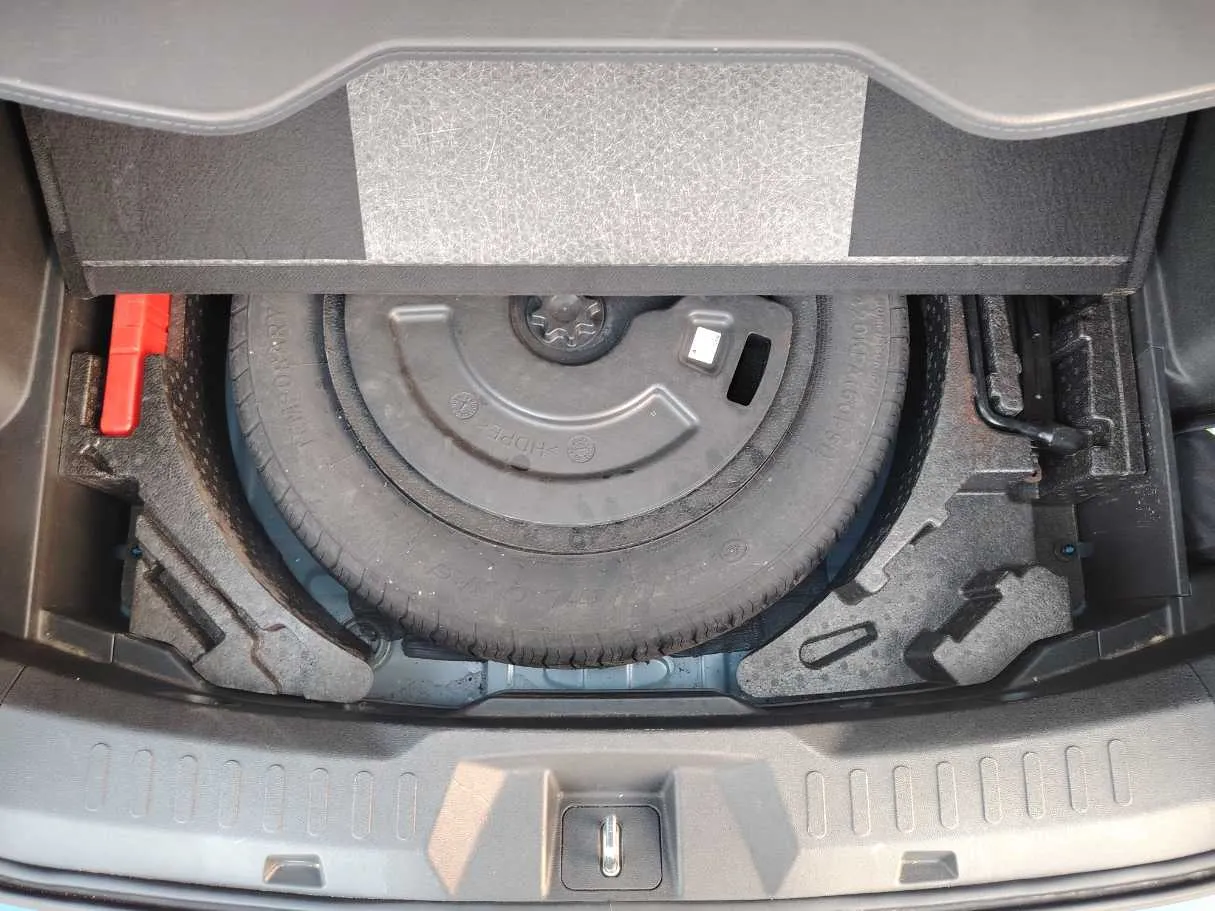Car image 33
