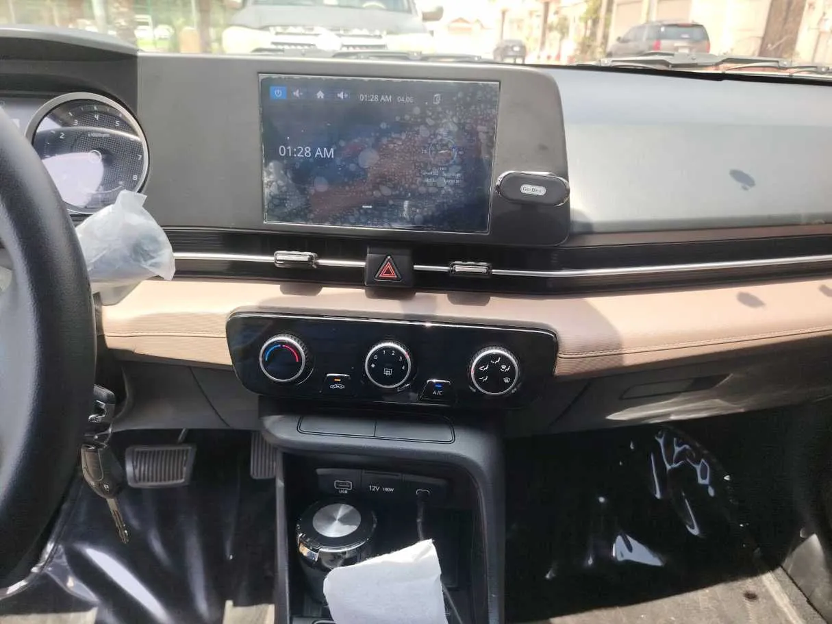 Car image 26