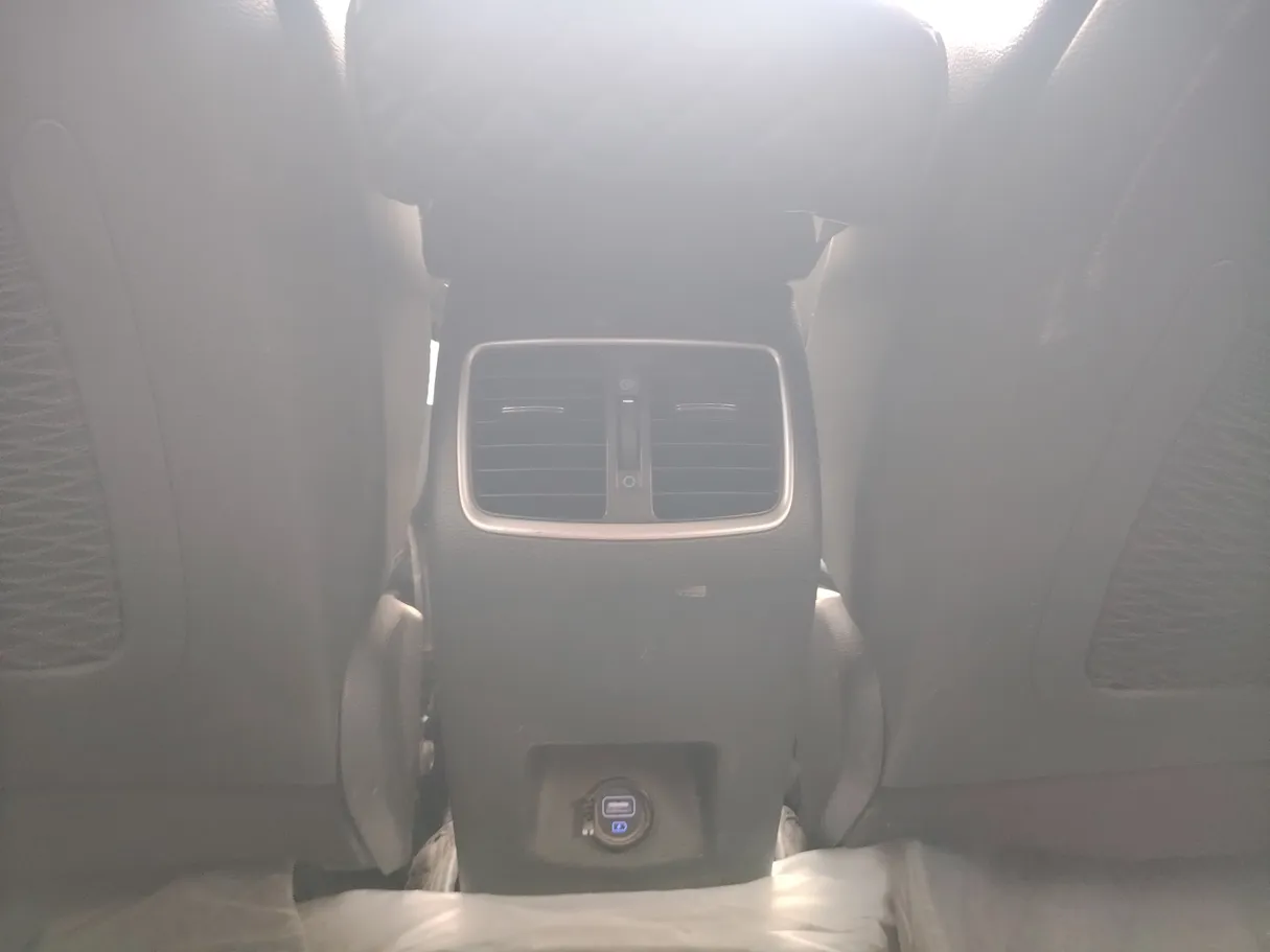 Car image 36