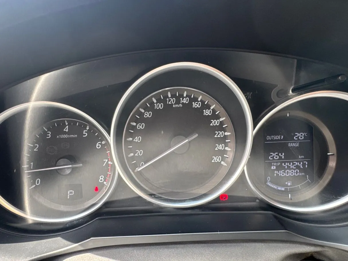 Car image 18