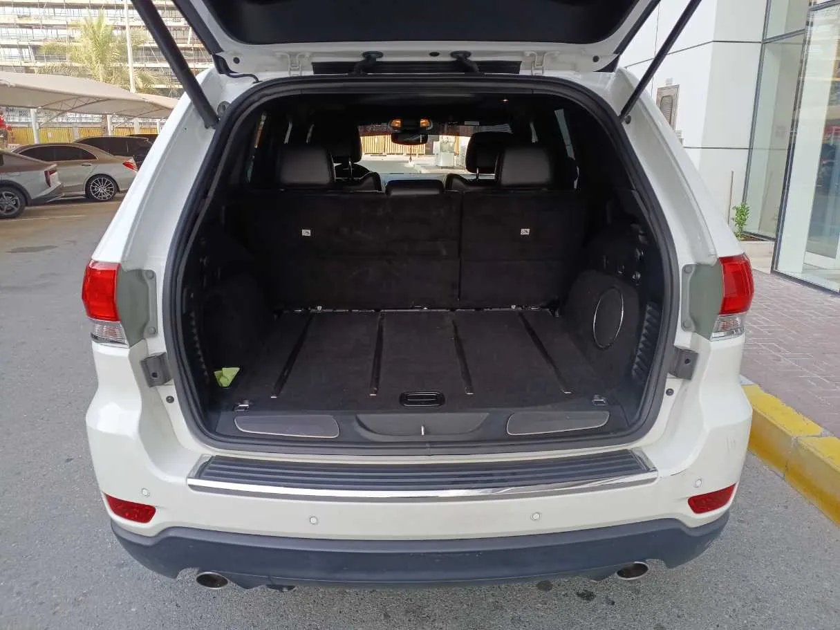 Car image 23