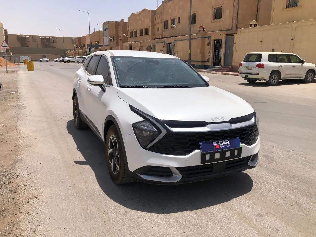 Car image 3