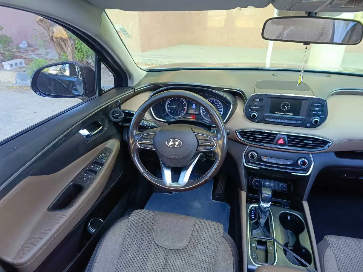Car image 26