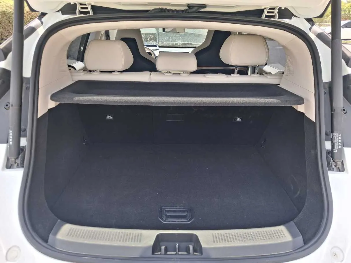 Car image 21