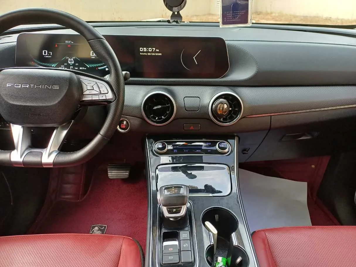 Car image 18