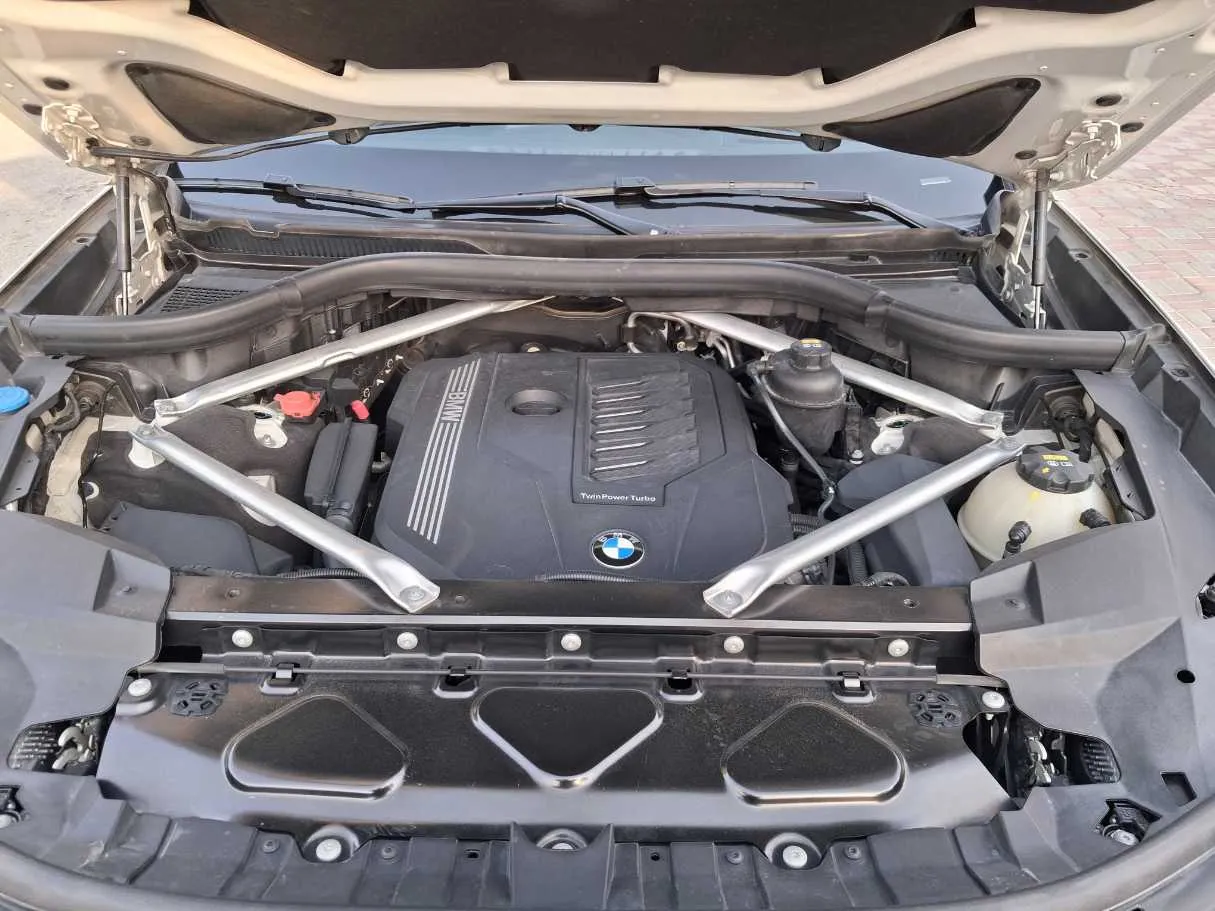 Car image 21