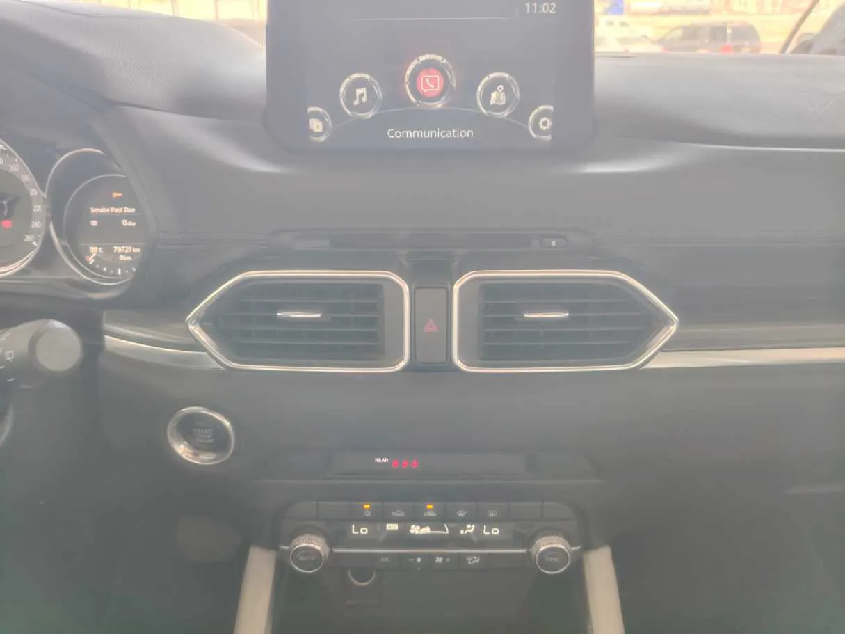 Car image 26