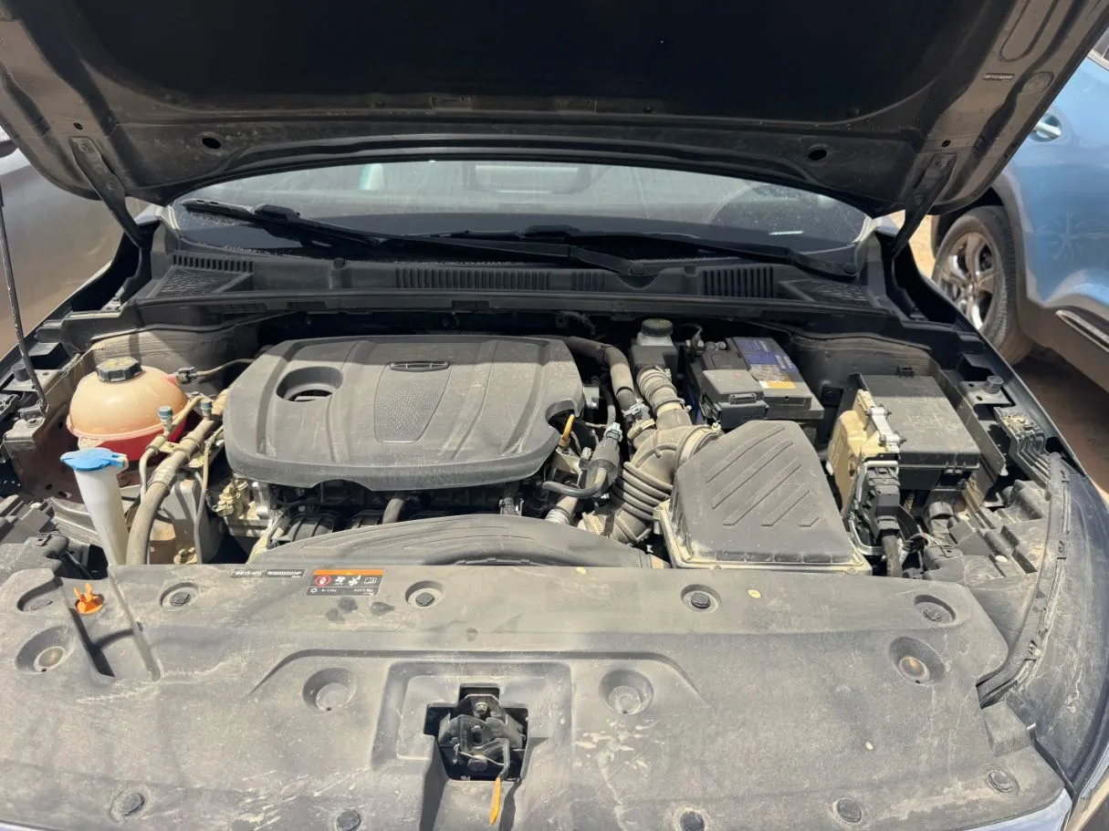 Car image 18