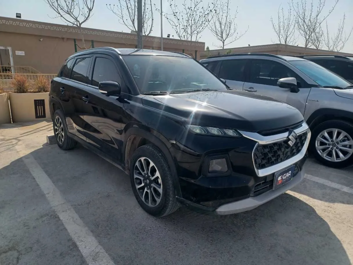 Car image 3