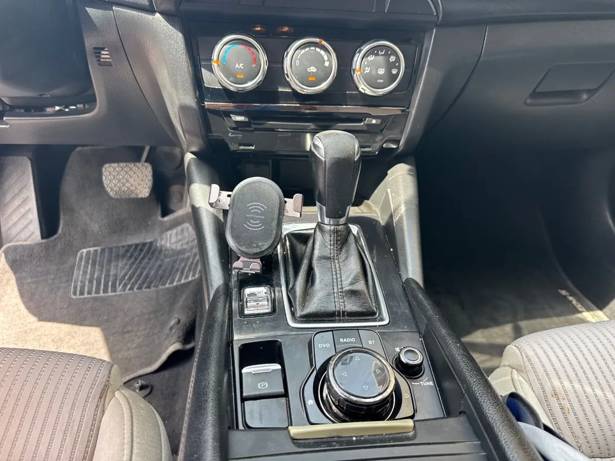 Car image 15
