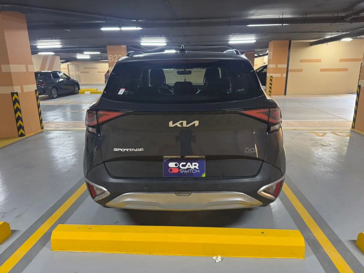 Car image 6