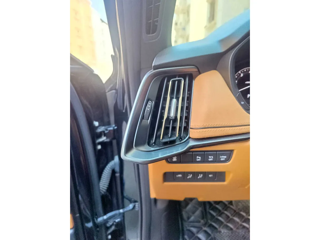 Car image 37