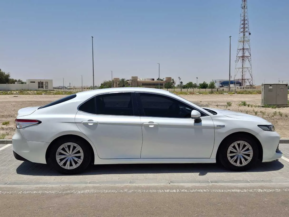 Car image 8