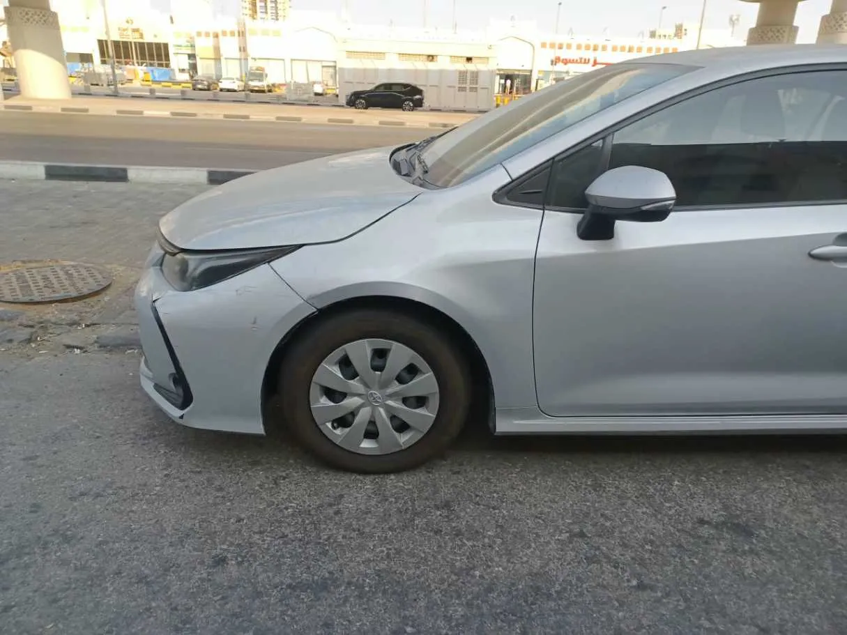 Car image 9