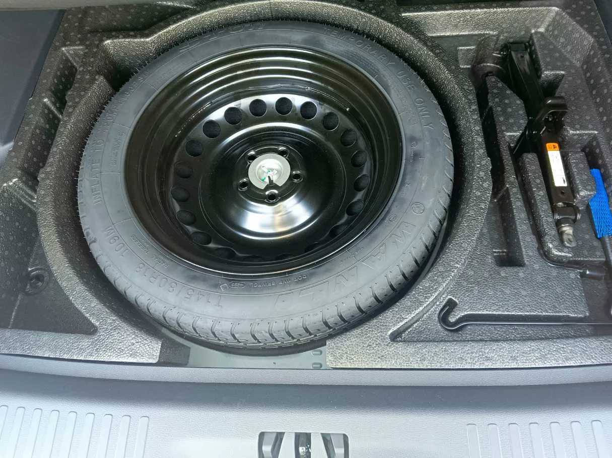 Car image 33