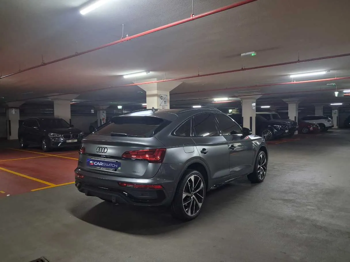Car image 5