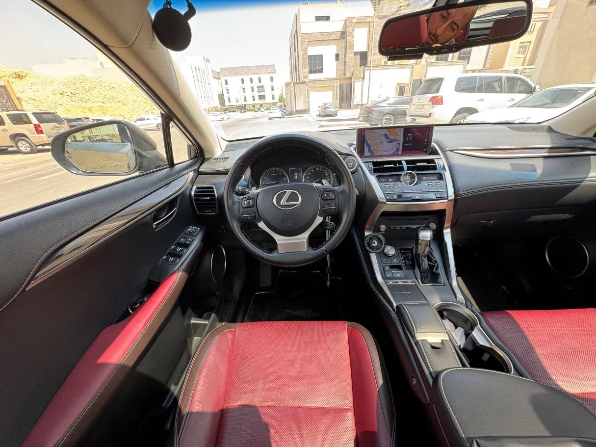 Car image 16