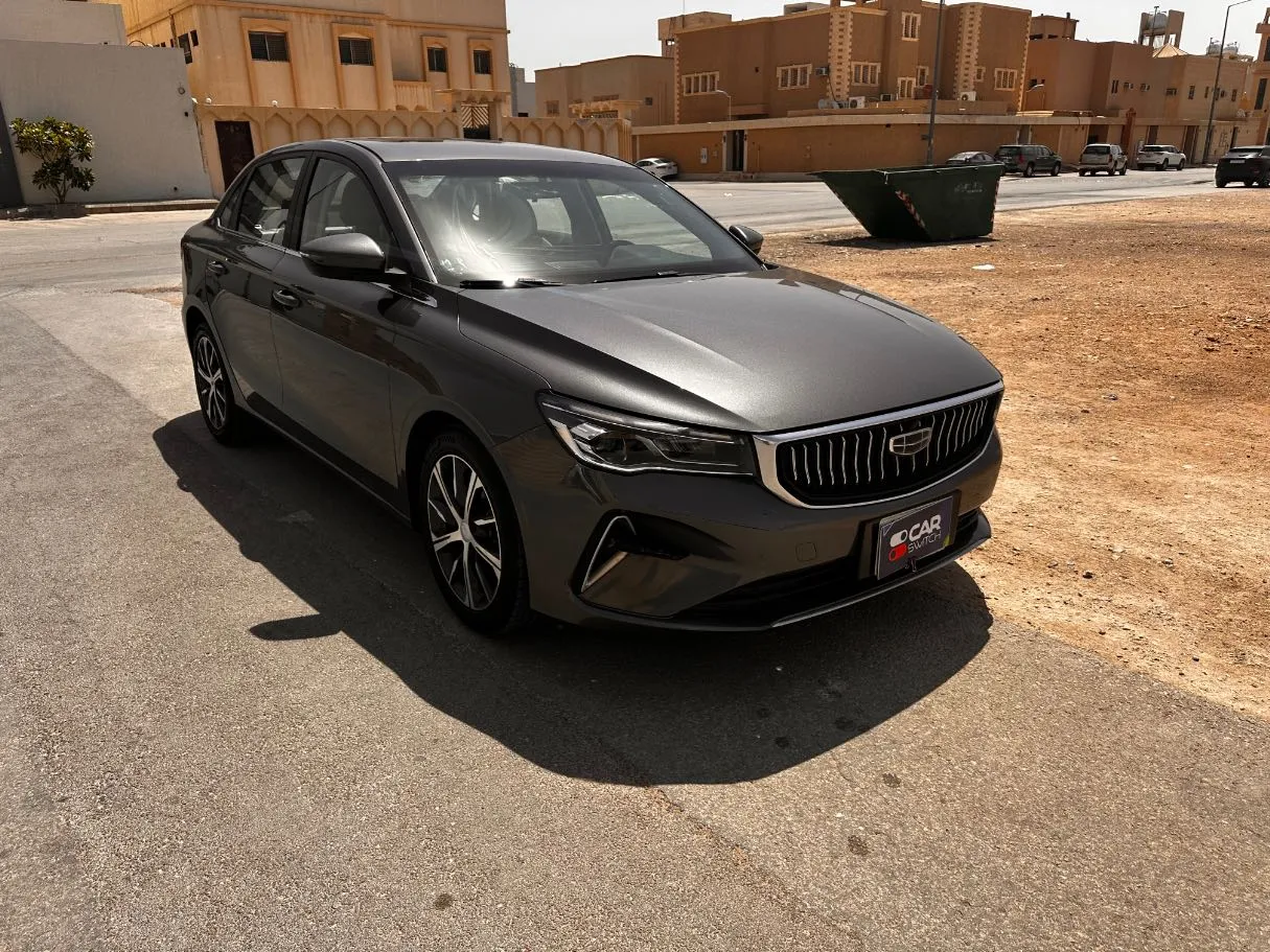 Car image 3