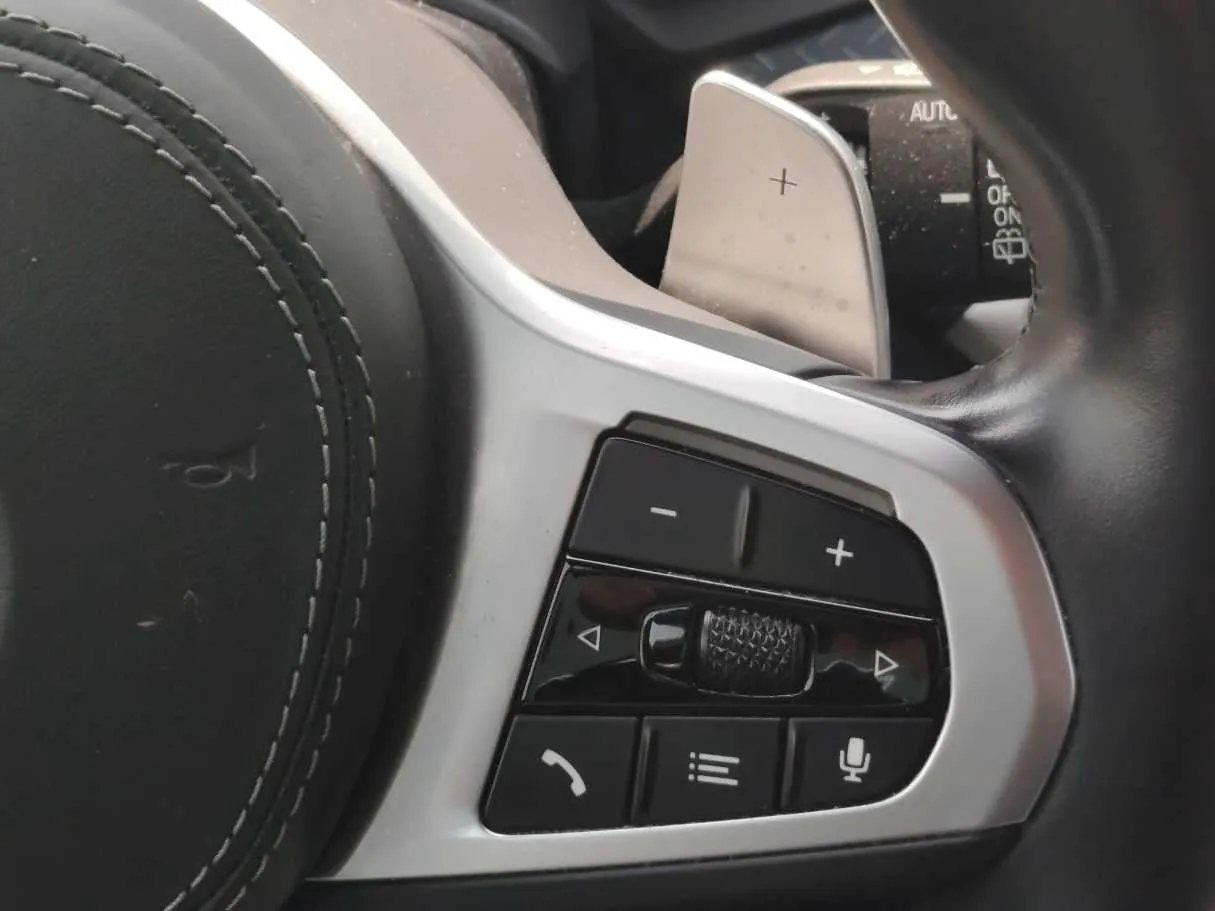 Car image 28
