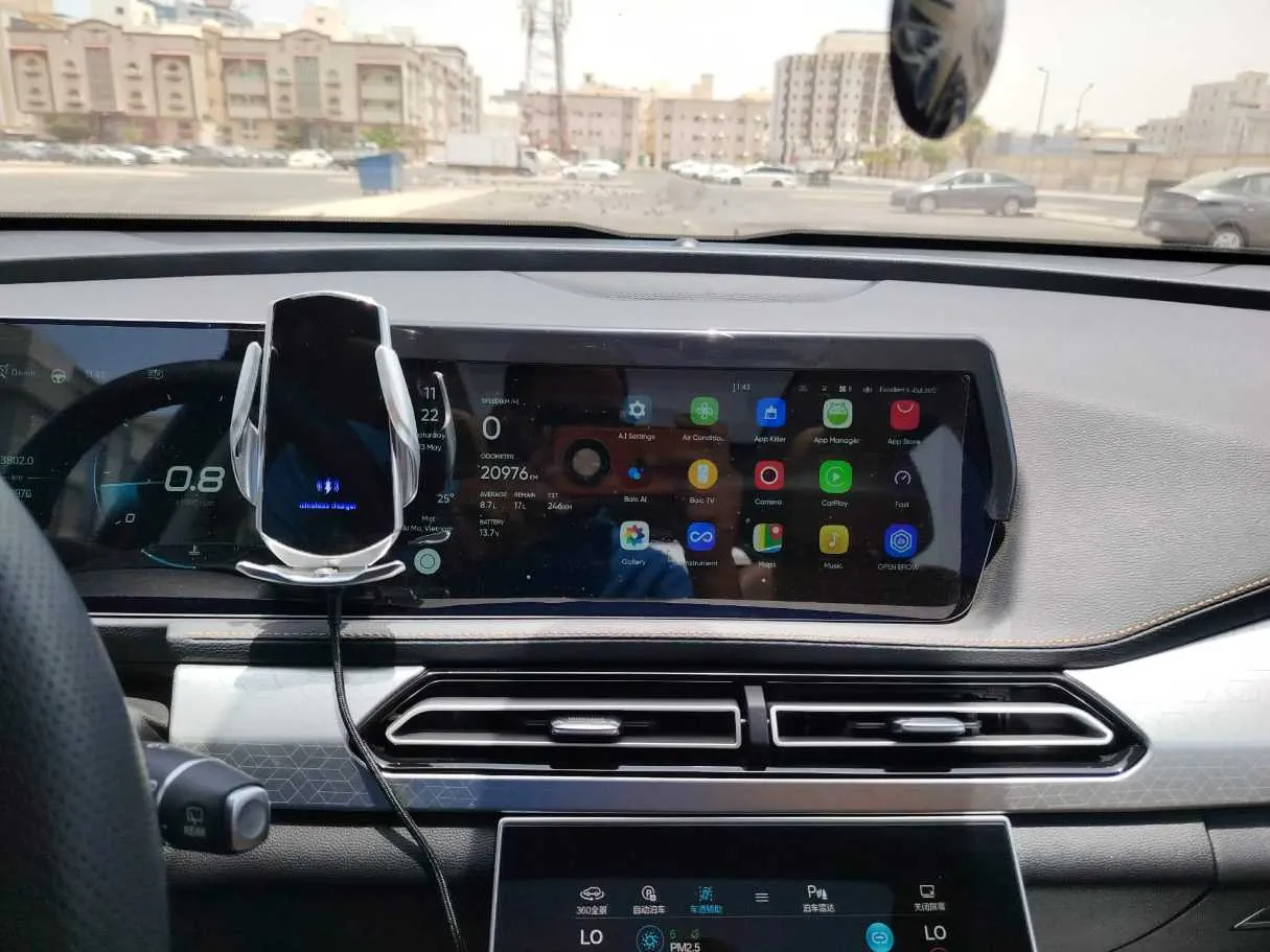 Car image 25