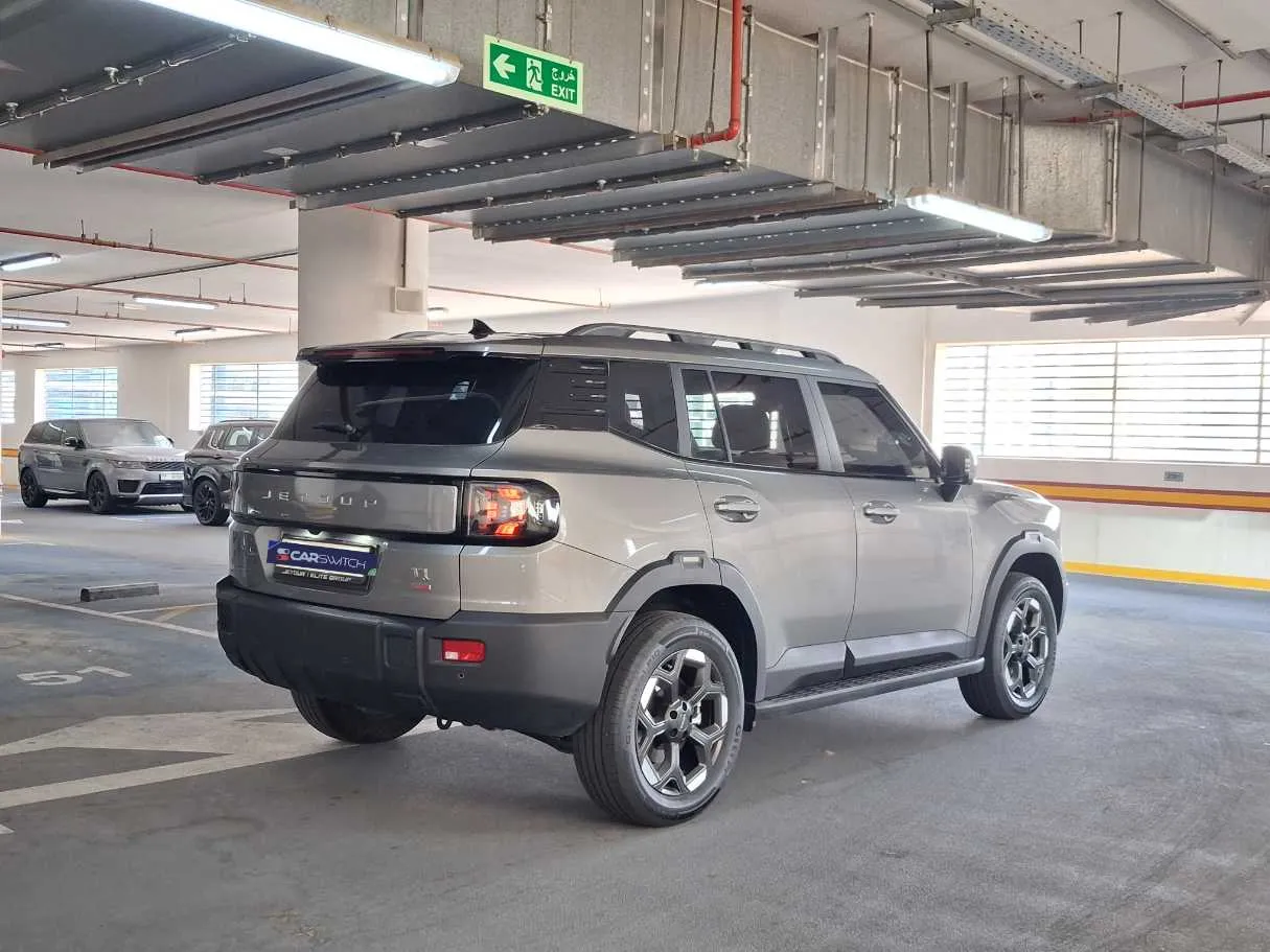 Car image 5