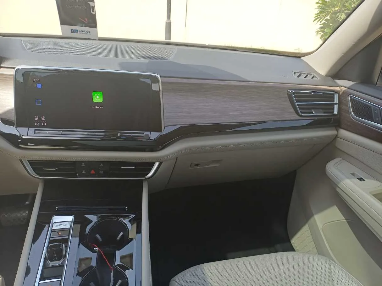 Car image 16