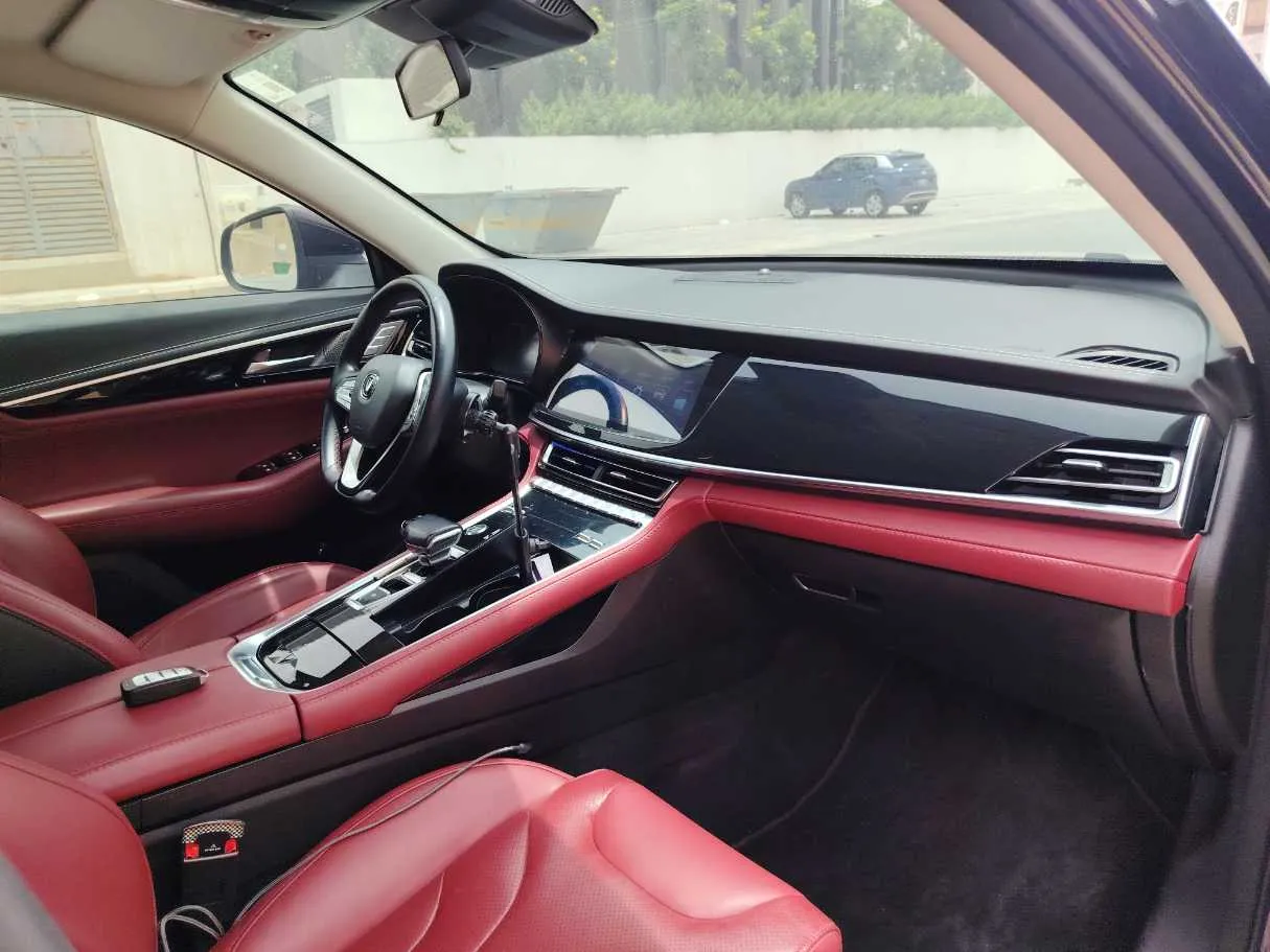 Car image 13