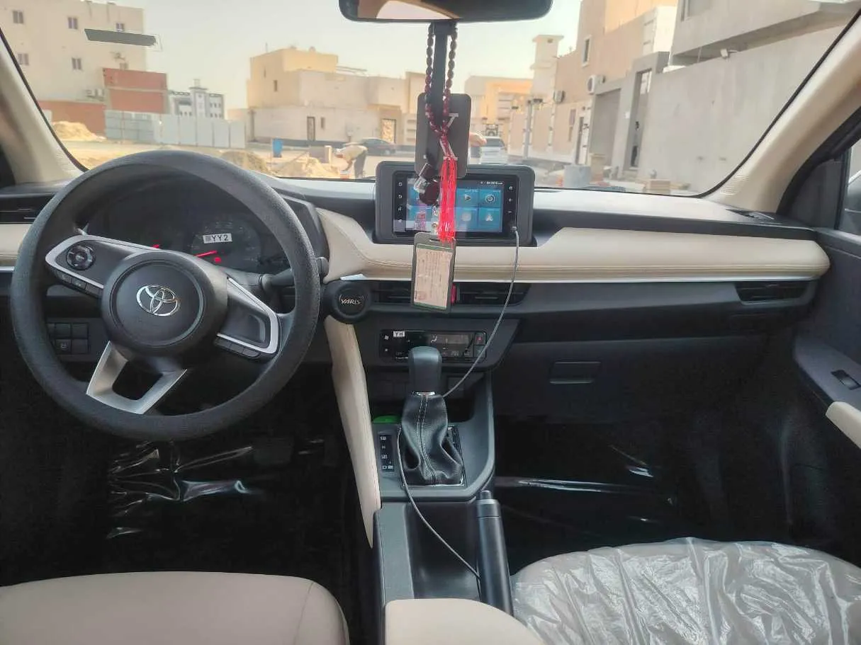 Car image 22