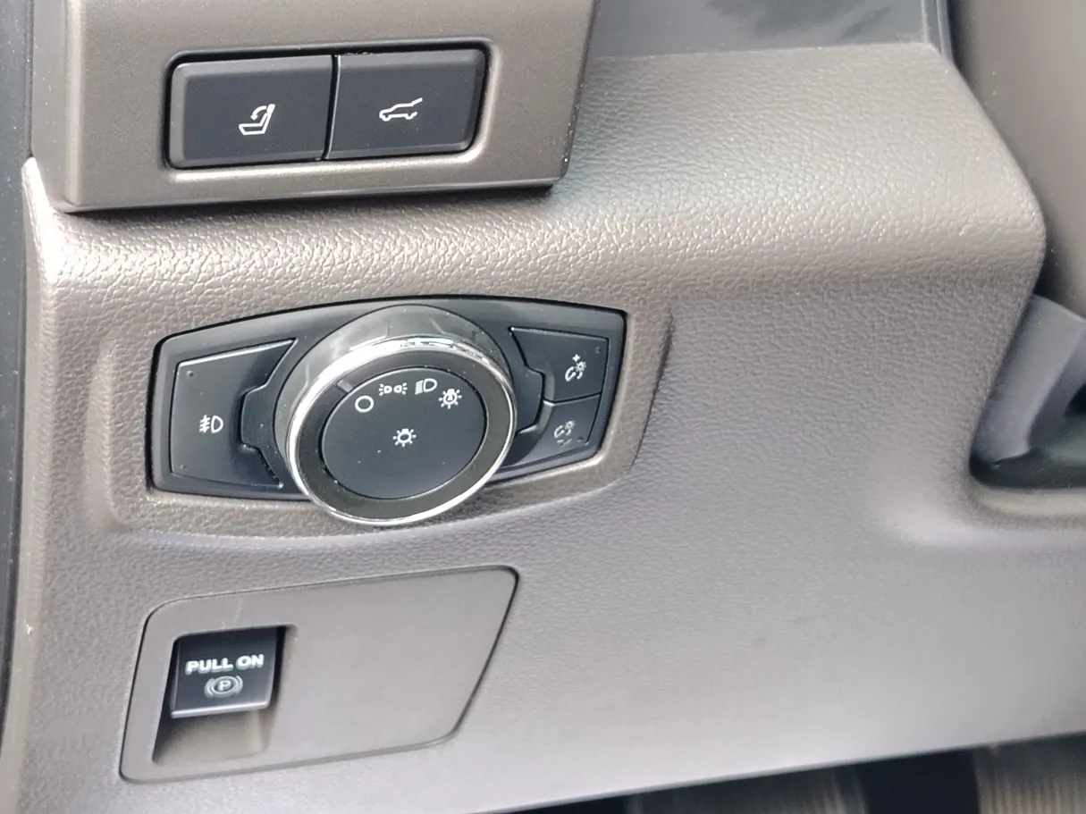 Car image 28