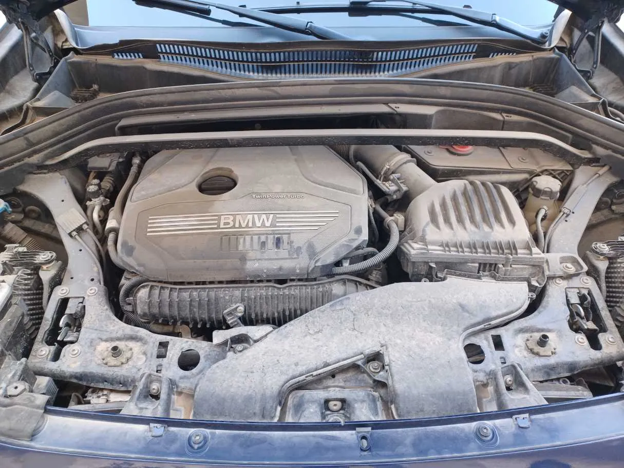 Car image 25