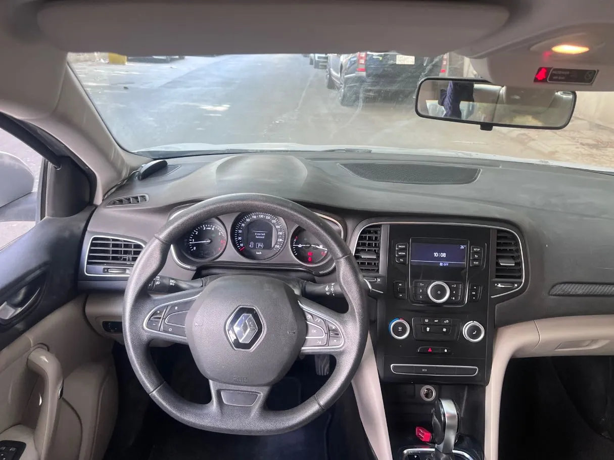 Car image 17