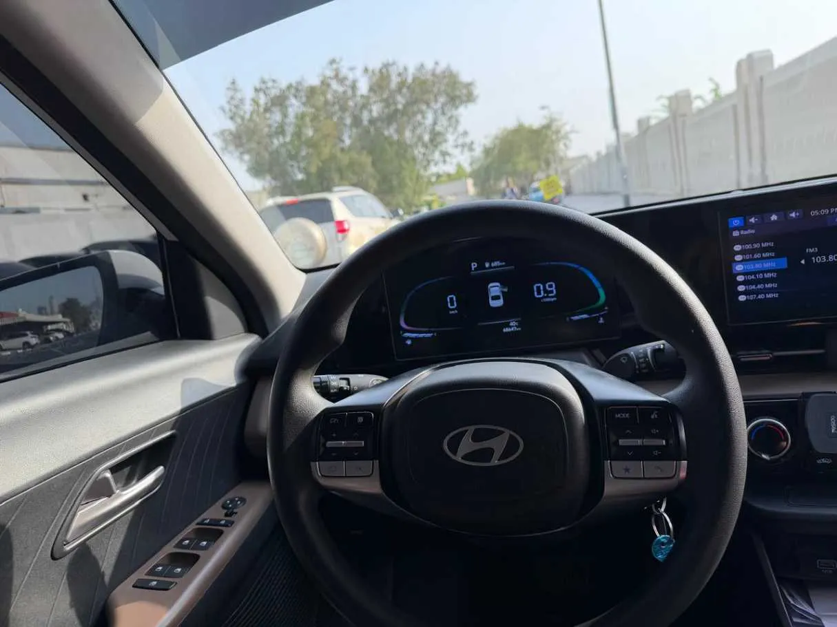 Car image 15