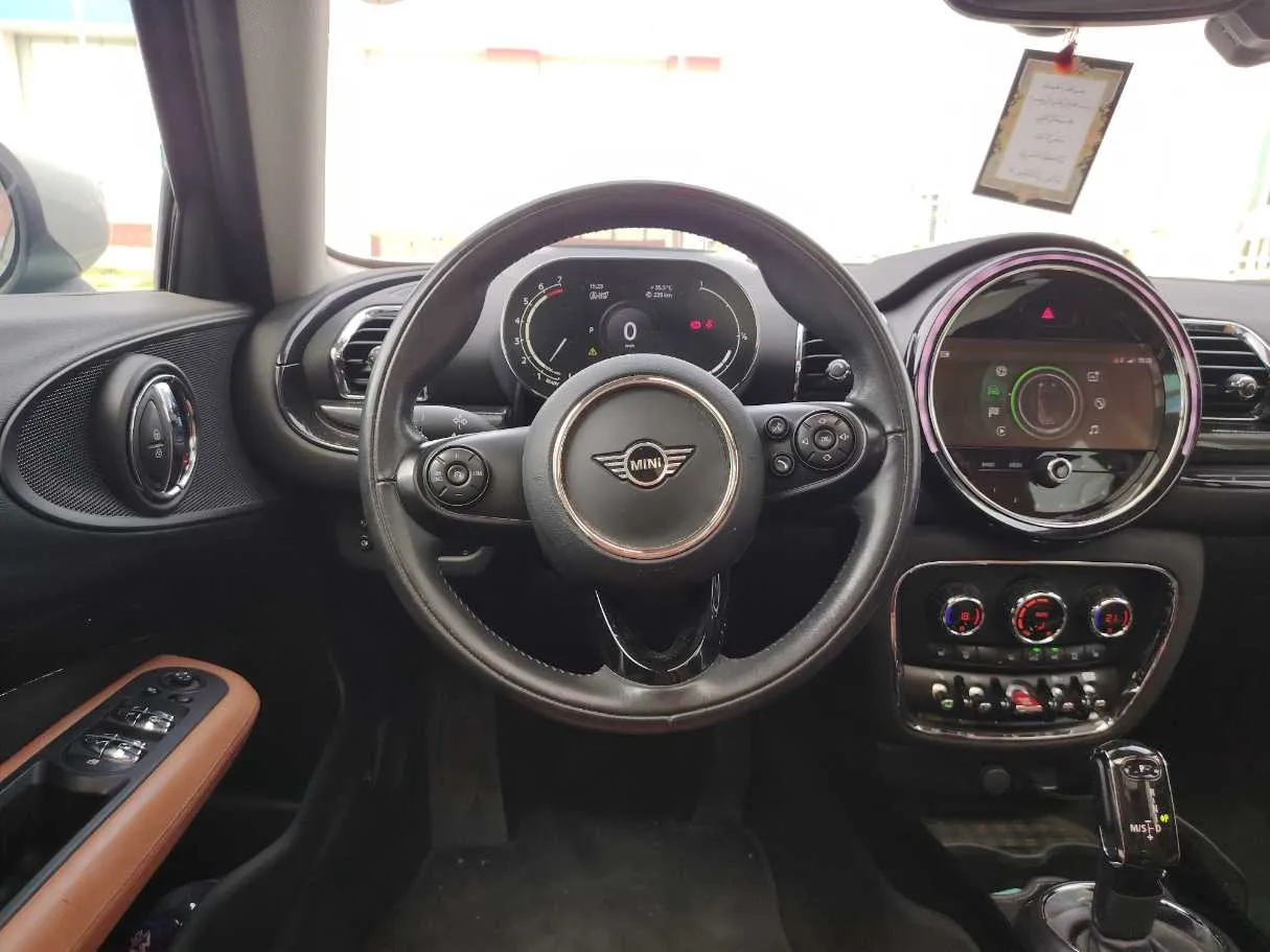 Car image 21