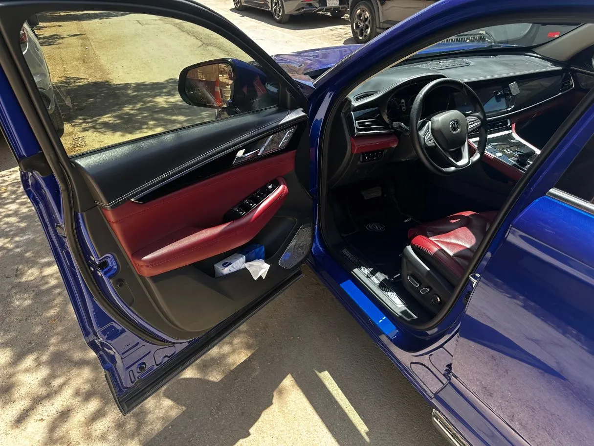 Car image 10