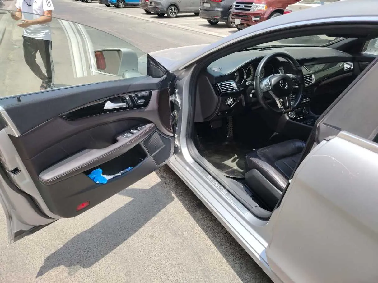Car image 28