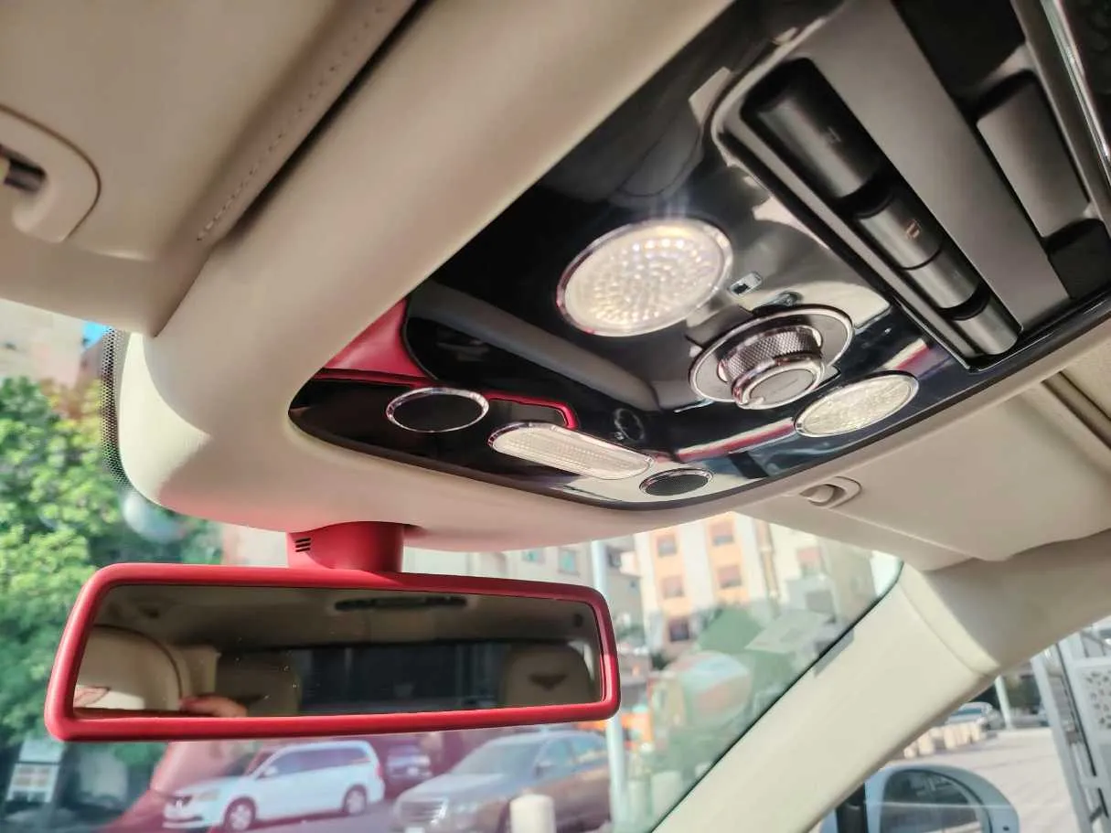 Car image 34