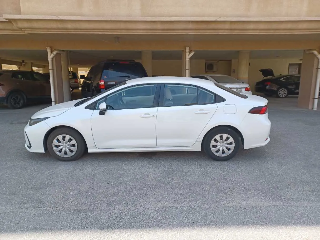 Car image 8