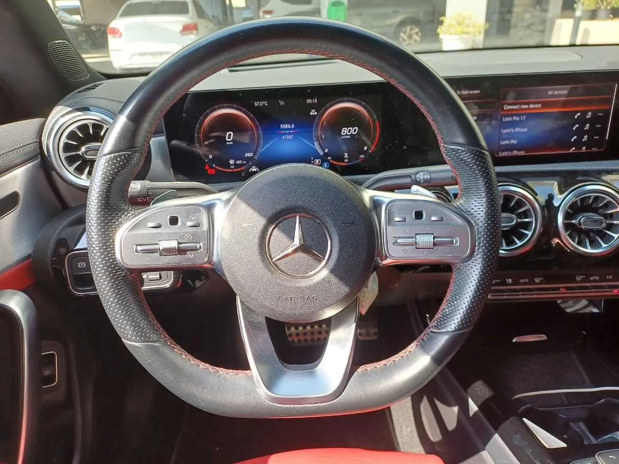 Car image 14