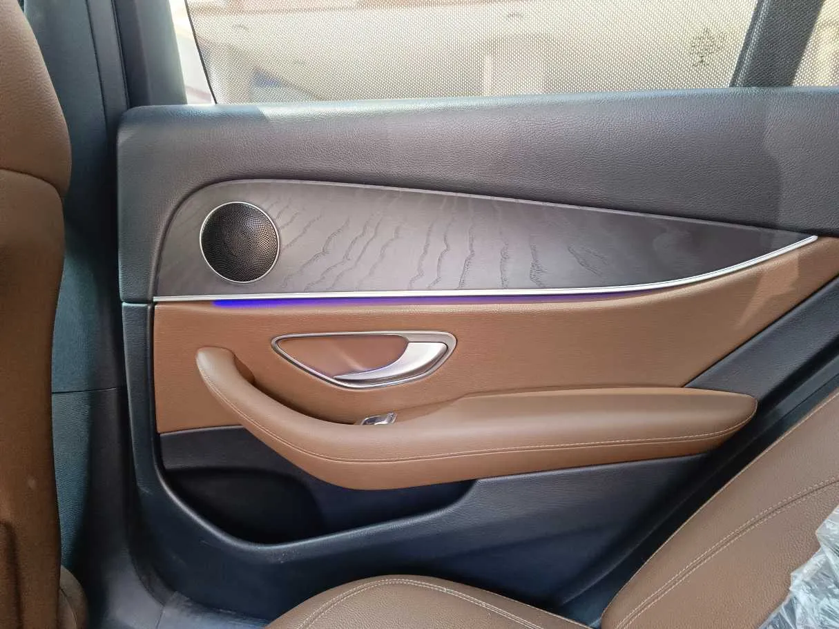 Car image 31