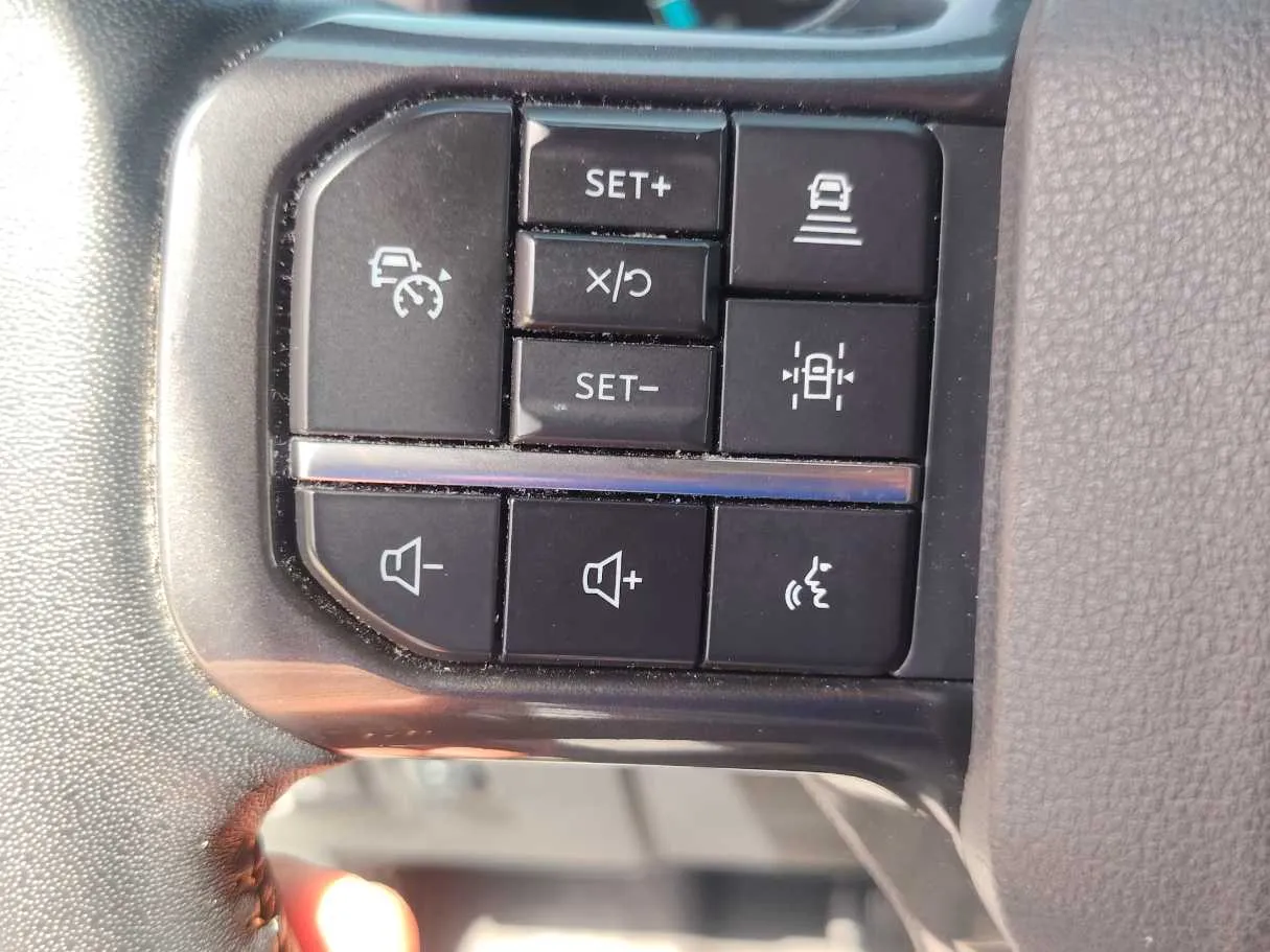 Car image 27