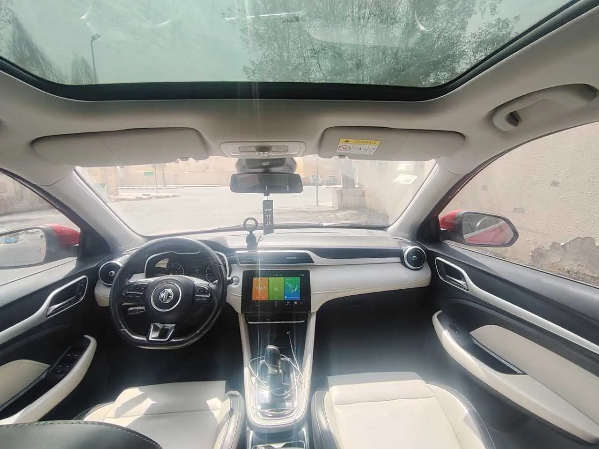Car image 18