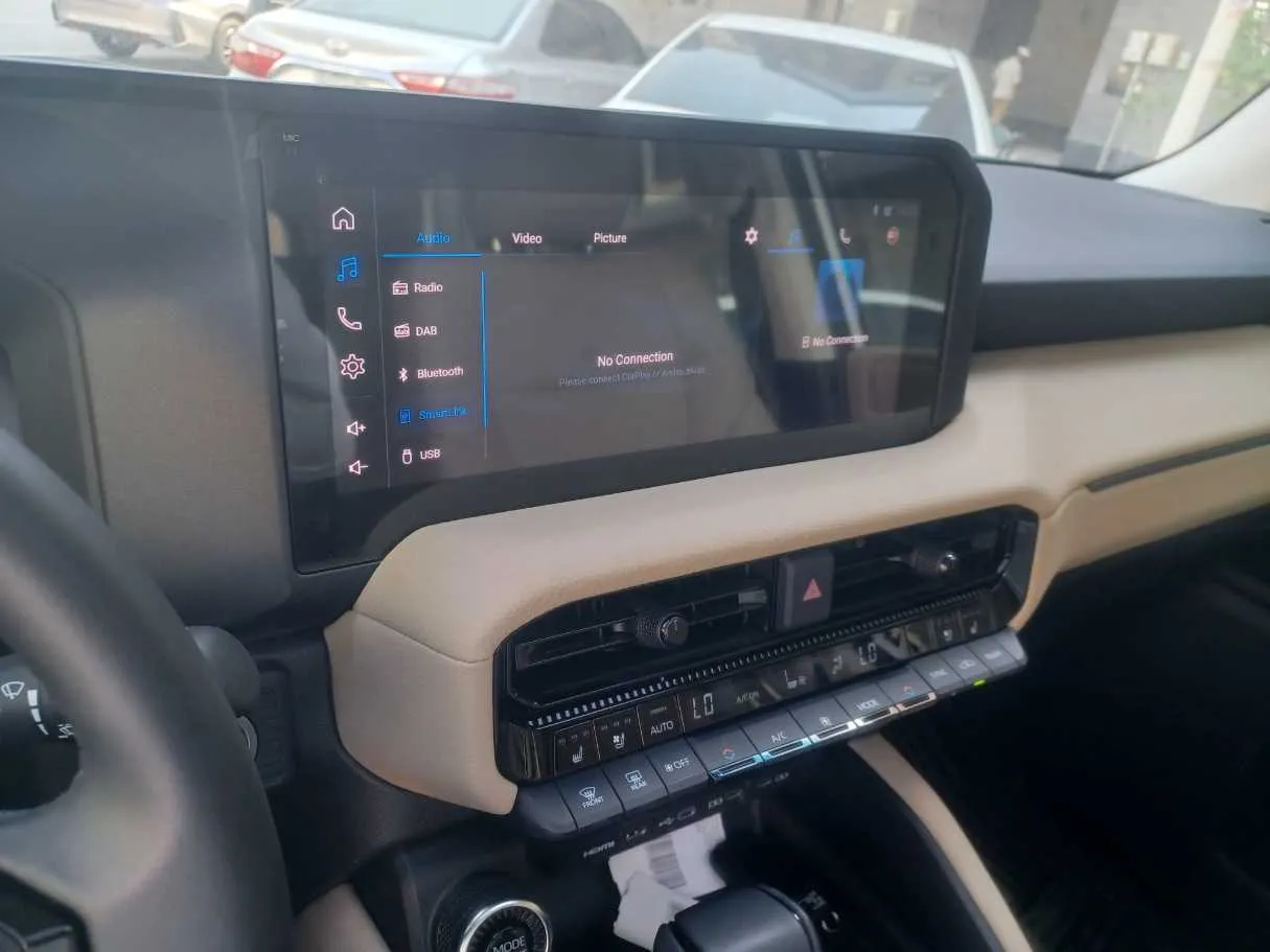 Car image 17